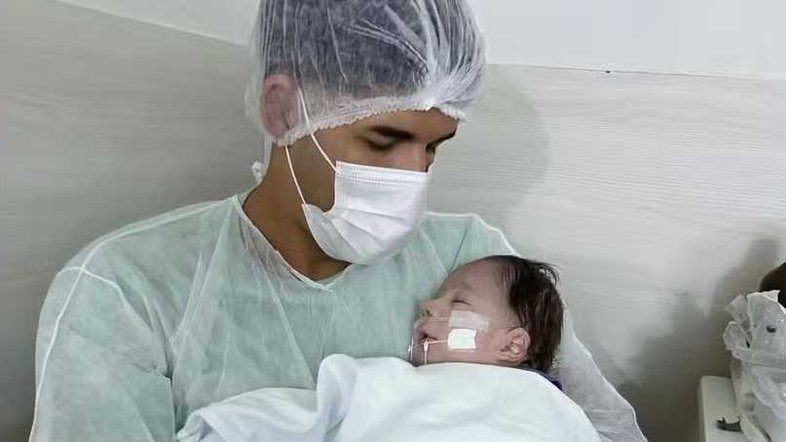 Filho do cantor Zé Vaqueiro morre aos 11 meses; criança tinha Síndrome de Patau