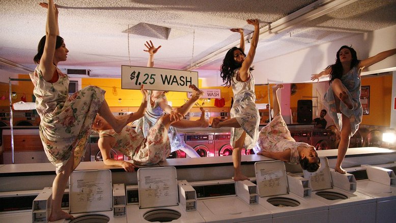 Coreografia 'Laundromatinee', da Heidi Duckler Dance
