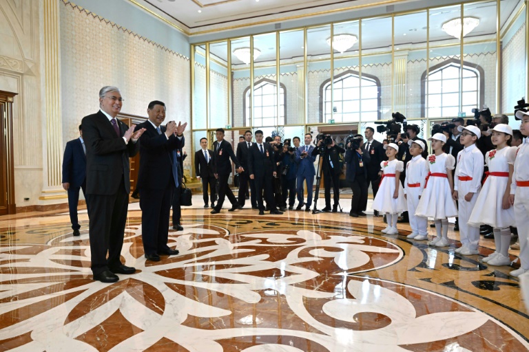 Xi Jinping viaja ao Cazaquistão para uma visita de Estado