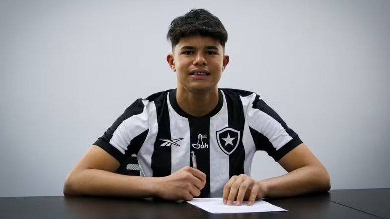 Bruninho Samudio assina com Botafogo