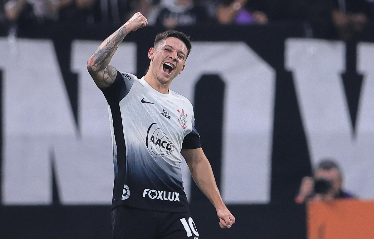 Corinthians supera Vitória com brilho de Garro e gol salvador no fim, mas continua no Z-4