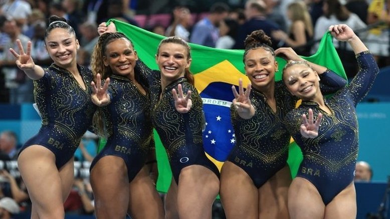 Perfil do Flamengo corta Júlia Soares de foto em homenagem à conquista do bronze em Paris-2024