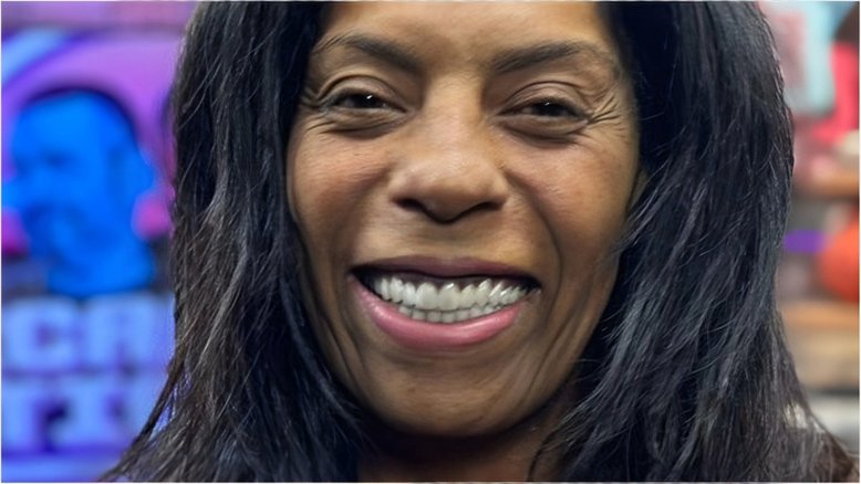 Glow News - Médico explica quadro que fez Márcia Fu ser encontrada desacordada em casa; entenda