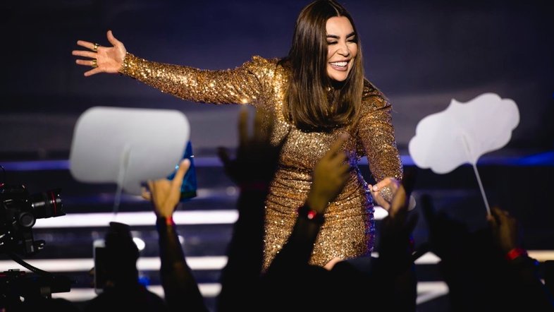 Cantora Naiara Azevedo