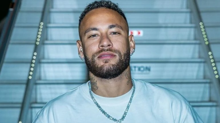 Neymar reflete sobre lesão que o afastou dos campos: ‘Tem dias que quero desistir’