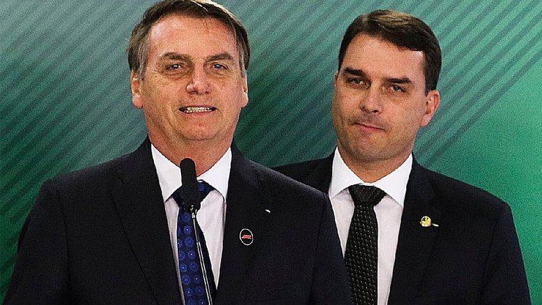 Jair Bolsonaro e seu filho Flávio Bolsonaro