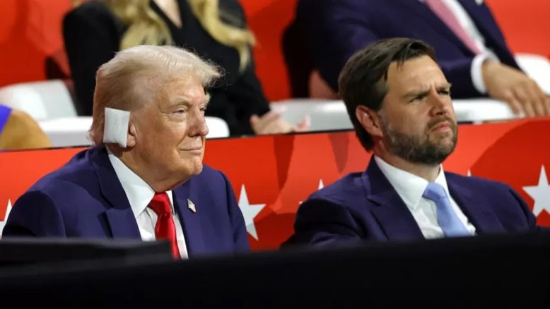 Com curativo no ouvido, Trump aparece poucos dias depois de sofrer atentado