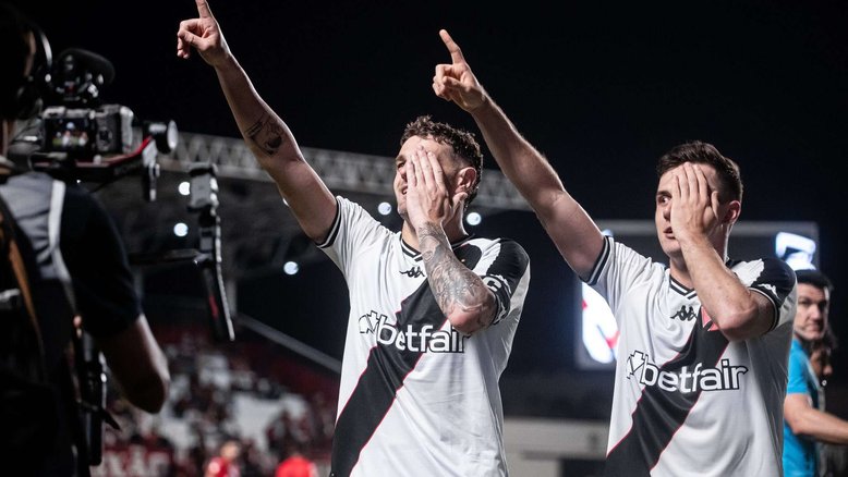 Golaço de Vegetti salva Vasco de derrota para o Atlético-GO pela Copa do Brasil
