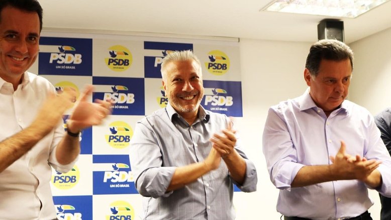 O ex-vereador Mario Covas Neto (no centro), em evento de filiação ao PSDB | Felipe Campos/PSDB