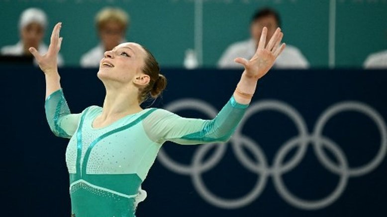 Recurso da Romênia muda pódio do solo da ginástica artística e EUA perde medalha