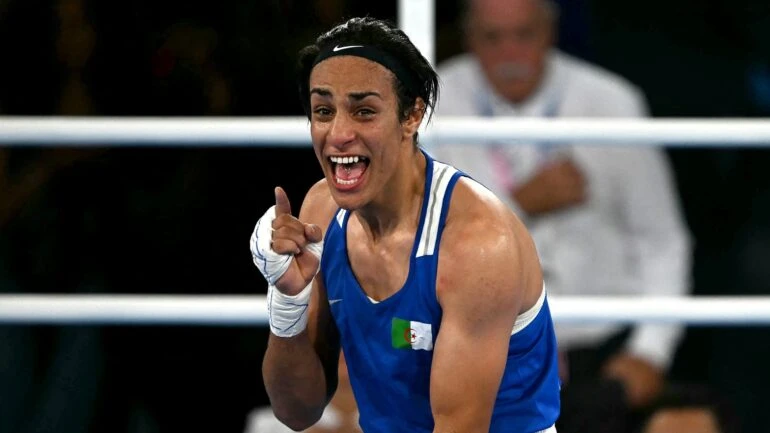 Boxeadora argelina hostilizada nas redes sociais vence e lutará pelo ouro
