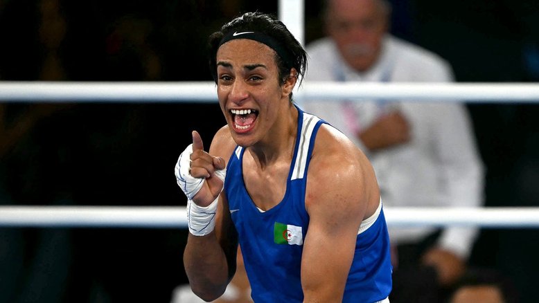 Boxeadora argelina hostilizada nas redes sociais vence e lutará pelo ouro