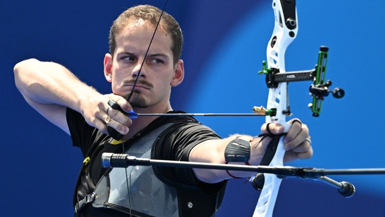 Marcus D'Almeida vê sul-coreano fazer prova quase perfeita e é eliminado no tiro com arco