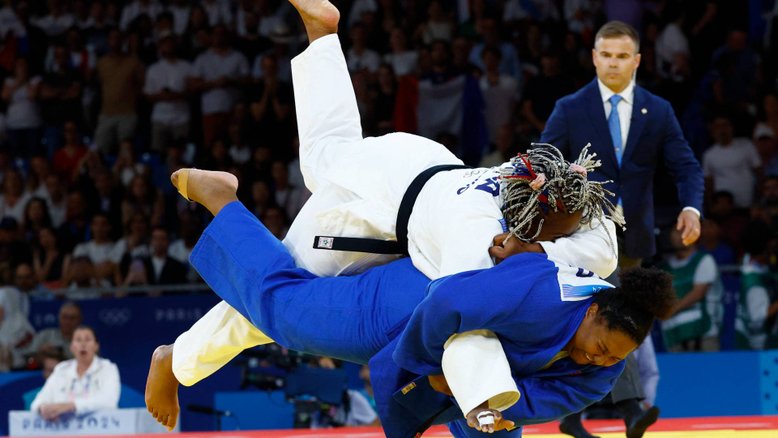 Beatriz Souza vence semifinal e garante medalha em Paris 2024