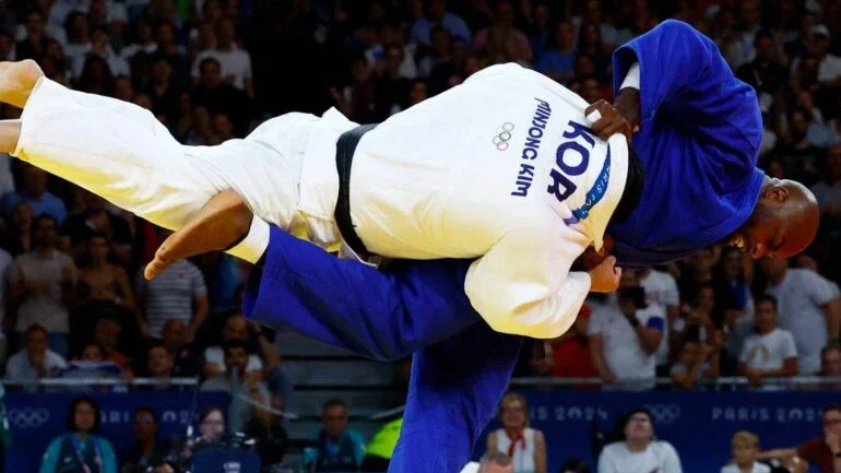Teddy Riner aplica ippon sensacional e conquista o tricampeonato olímpico; veja