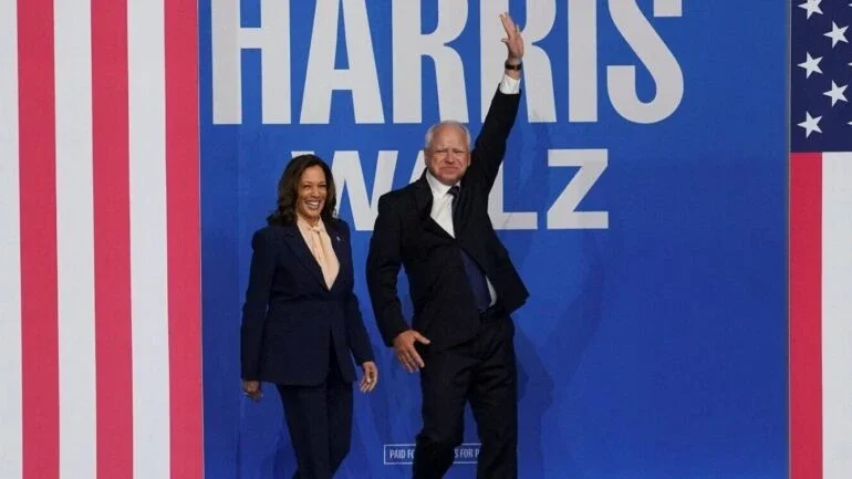 Kamala e Walz fazem 1ª campanha juntos e atacam Trump: 