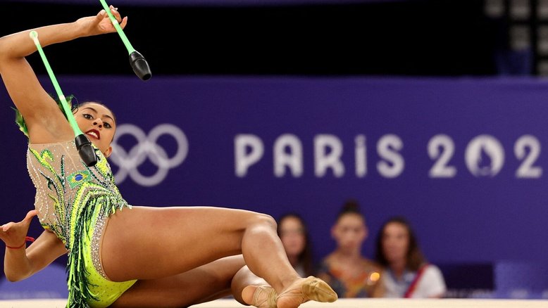 Paris 2024: Bárbara Domingos se classifica para a final do individual geral na ginástica rítmica