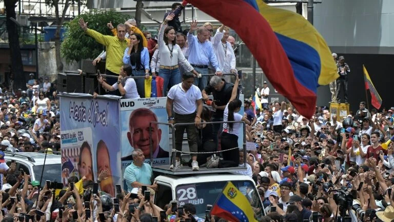 Conselho eleitoral entrega à Justiça atas de eleição na Venezuela; veja o que acontece agora