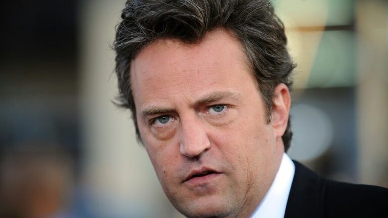 Assistente de Matthew Perry teria injetado dose da droga que matou o ator