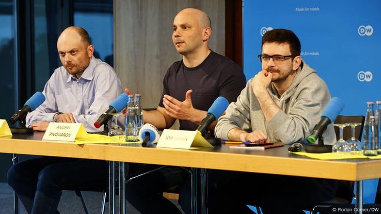 O que dizem os presos políticos que conseguiram deixar a Rússia