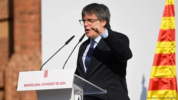 Líder separatista catalão reaparece após nova fuga na Espanha