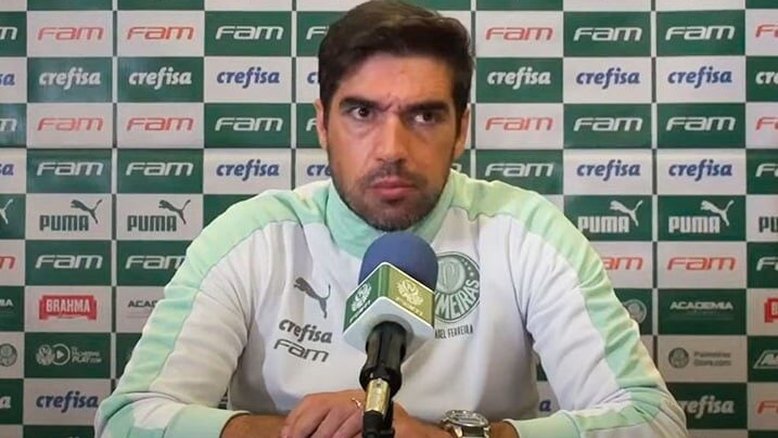 Abel Ferreira conversa com o Sporting e aceitaria baixar salário, diz jornal português