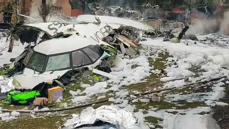 Caixa-preta mostra que avião da Voepass caiu 1 minuto após pilotos perceberem problemas, diz TV