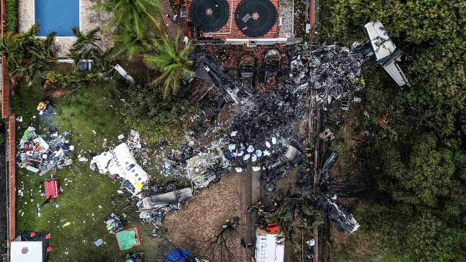 Foto aérea mostra 'desenho' do avião no quintal de casa em Vinhedo