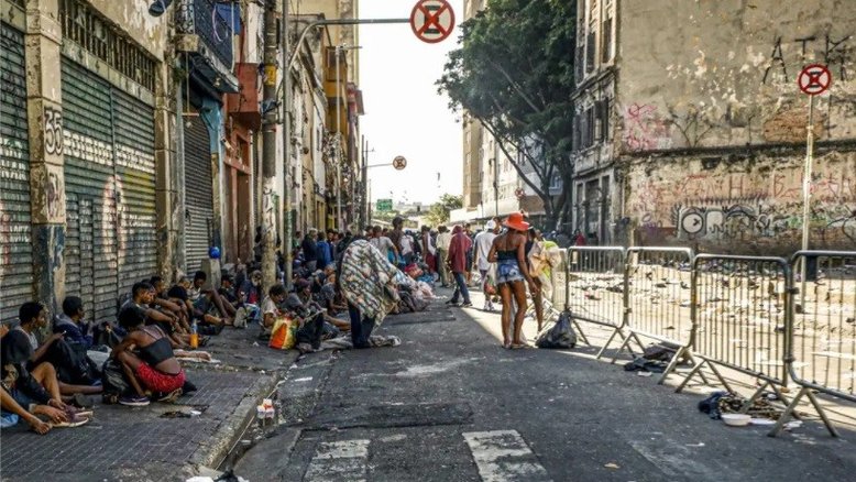 GCM se uniu ao PCC para cobrar propina de comerciantes e garantir continuidade da cracolândia, diz TV