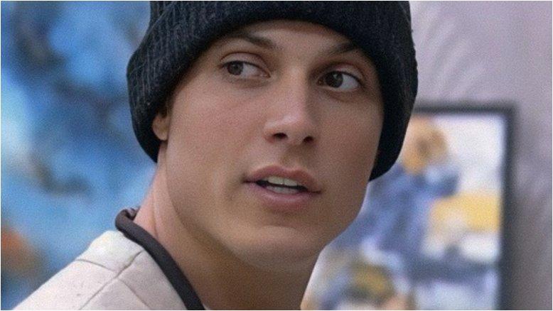 Ex-participante de reality desabafa após deixar prisão: ‘Sofri, mas sobrevivi’