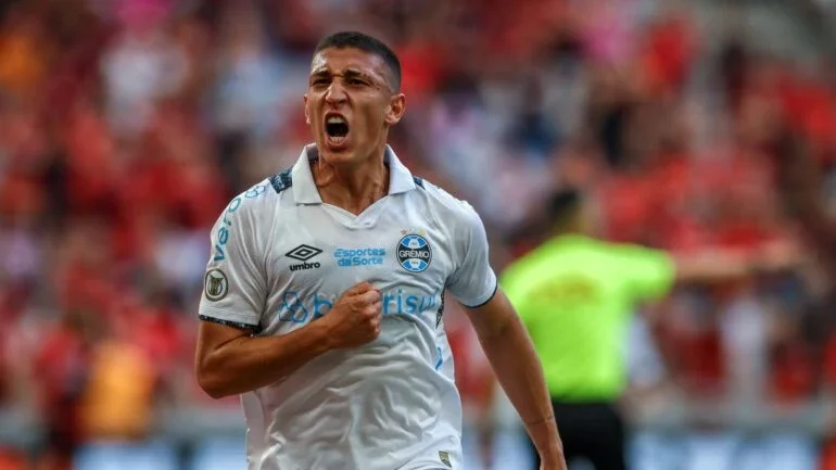 Grêmio joga com reservas, vence Athletico-PR em Curitiba e se afasta da zona de rebaixamento