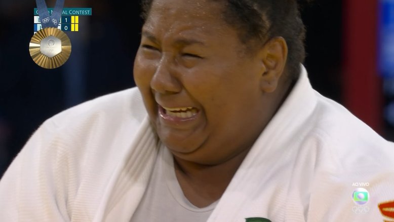 Beatriz Souza faz desabafo emocionante após conquista do ouro em Paris 2024: 'É pela vó, mãe'