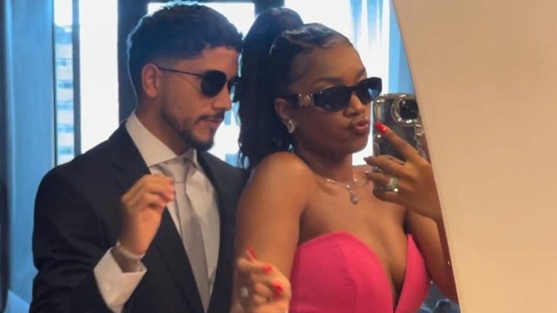 Yuri Lima posta foto na maternidade após nascimento de filha com IZA