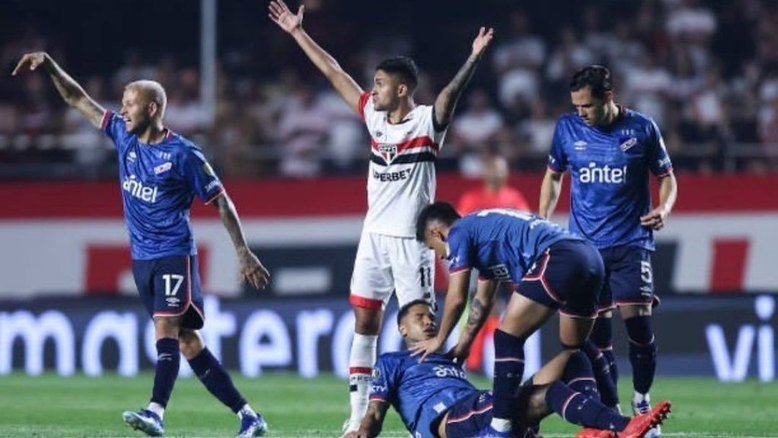 Choro, homenagem e orações: situação de Izquierdo causa impacto profundo no São Paulo