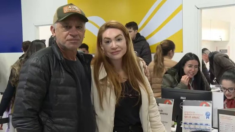 Juliana Chiumento ao lado do pai