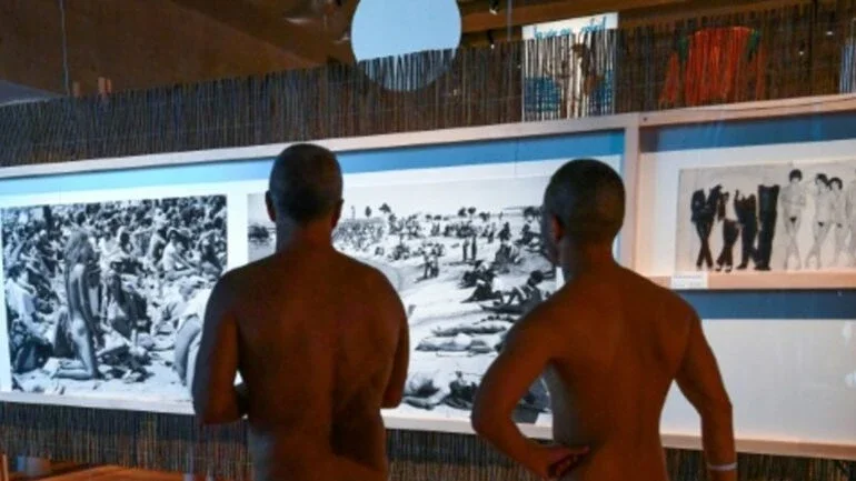 Museu francês tem horário exclusivo para visitantes nus