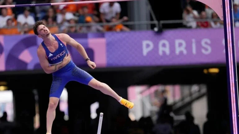 Atleta eliminado em Paris-2024 por órgão genital recebe proposta de R$ 1,5 milhão de site pornô