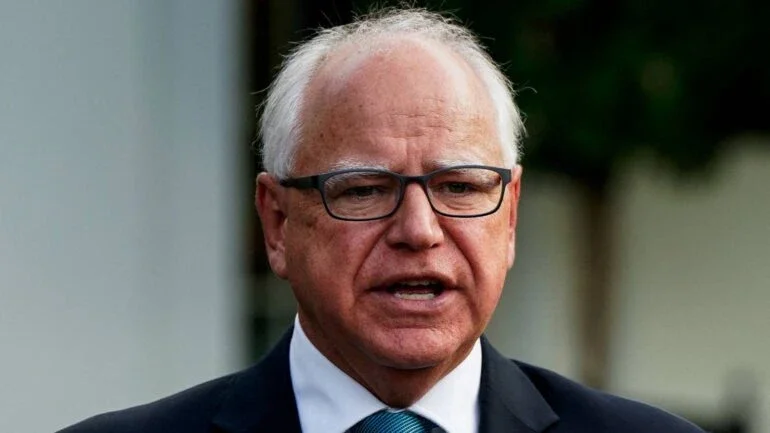 Governador de Minnesota Tim Walz 3/7/2024 REUTERS/Elizabeth Frantz
