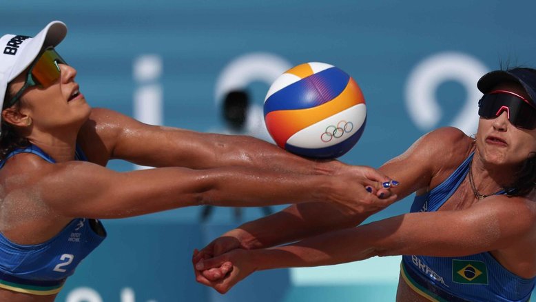 Carol e Bárbara enfrentam dupla australiana no vôlei de praia em Paris | Luiza Moraes / COB