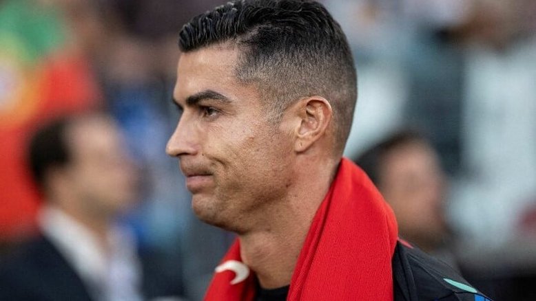 Cristiano Ronaldo antes de compromisso de Portugal (Foto: Patricia DE MELO MOREIRA / AFP)