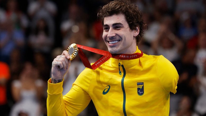 Jogos Paralímpicos Paris 2024: Talisson Glock vence final e conquista o ouro na natação