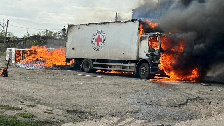 Bombardeio russo mata três funcionários da Cruz Vermelha no leste da Ucrânia
