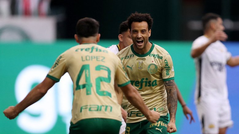 Palmeiras goleia Criciúma com atuação de gala de Estêvão e mantém caça ao Botafogo