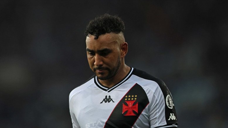 Dimitri Payet na partida entre Nova Iguaçu x Vasco
