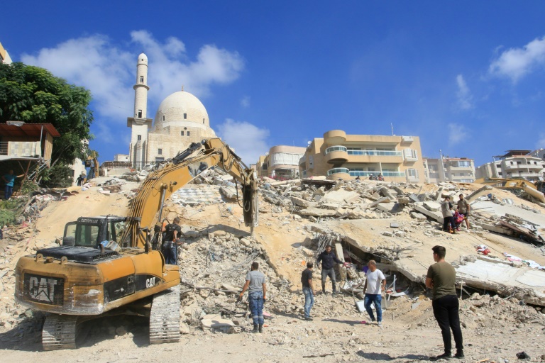 Ruínas e lágrimas após bombardeio israelense contra povoado no Líbano