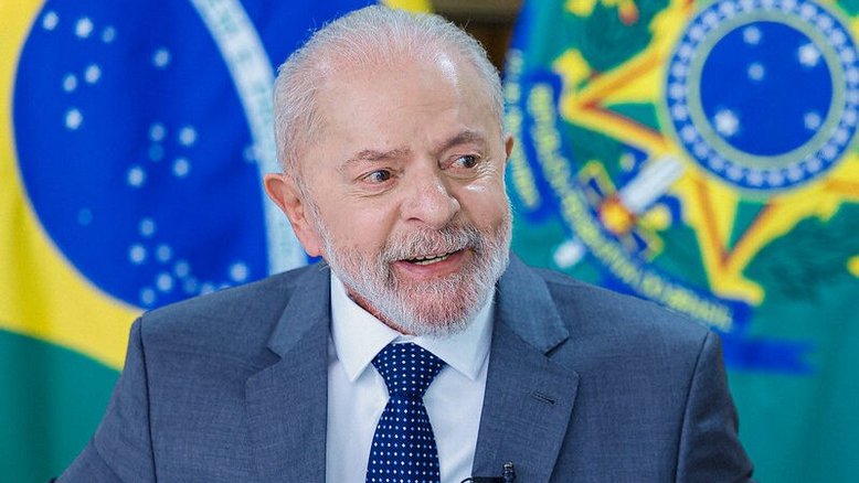 Com hemorragia intracraniana, Lula passa por cirurgia de emergência em São Paulo