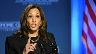 Nasrallah era um 'terrorista' com 'sangue americano em suas mãos', diz Kamala Harris
