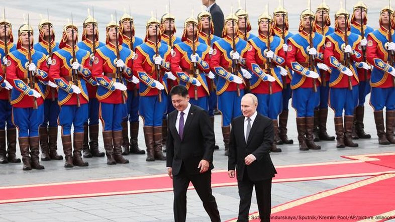 Putin desafia mandado de prisão internacional com visita à Mongólia