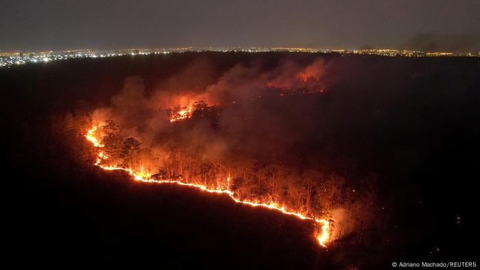 "Fumaça de incêndios no Brasil segue em direção ao sul da África"