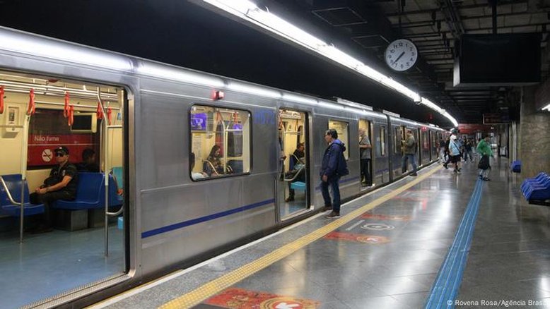 Metrô de SP completa 50 anos com malha ainda insuficiente